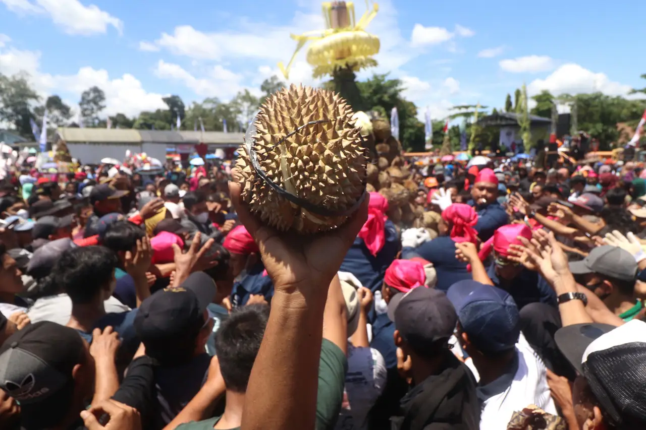 Sedekah Bumi Petani...