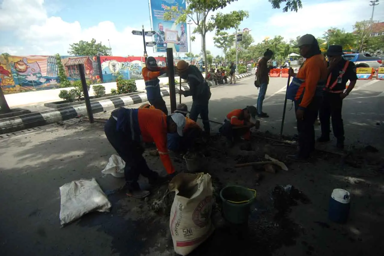 Penutupan Jalan dan...