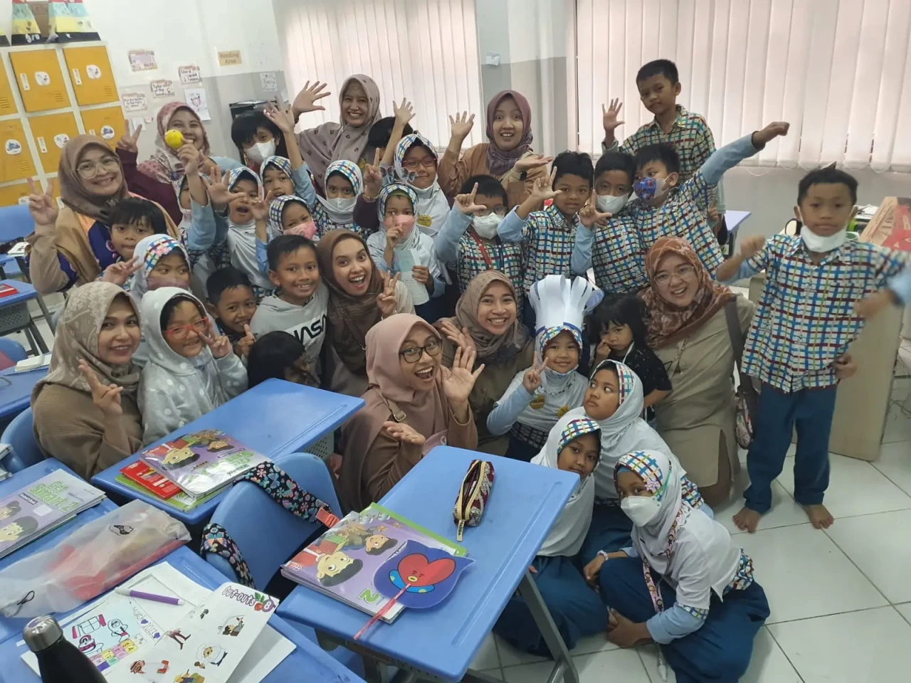Latih Siswa Berwirausaha,...