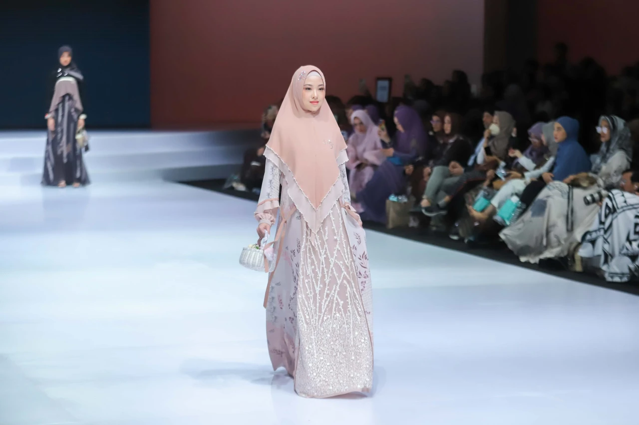Potret Busana Muslim...