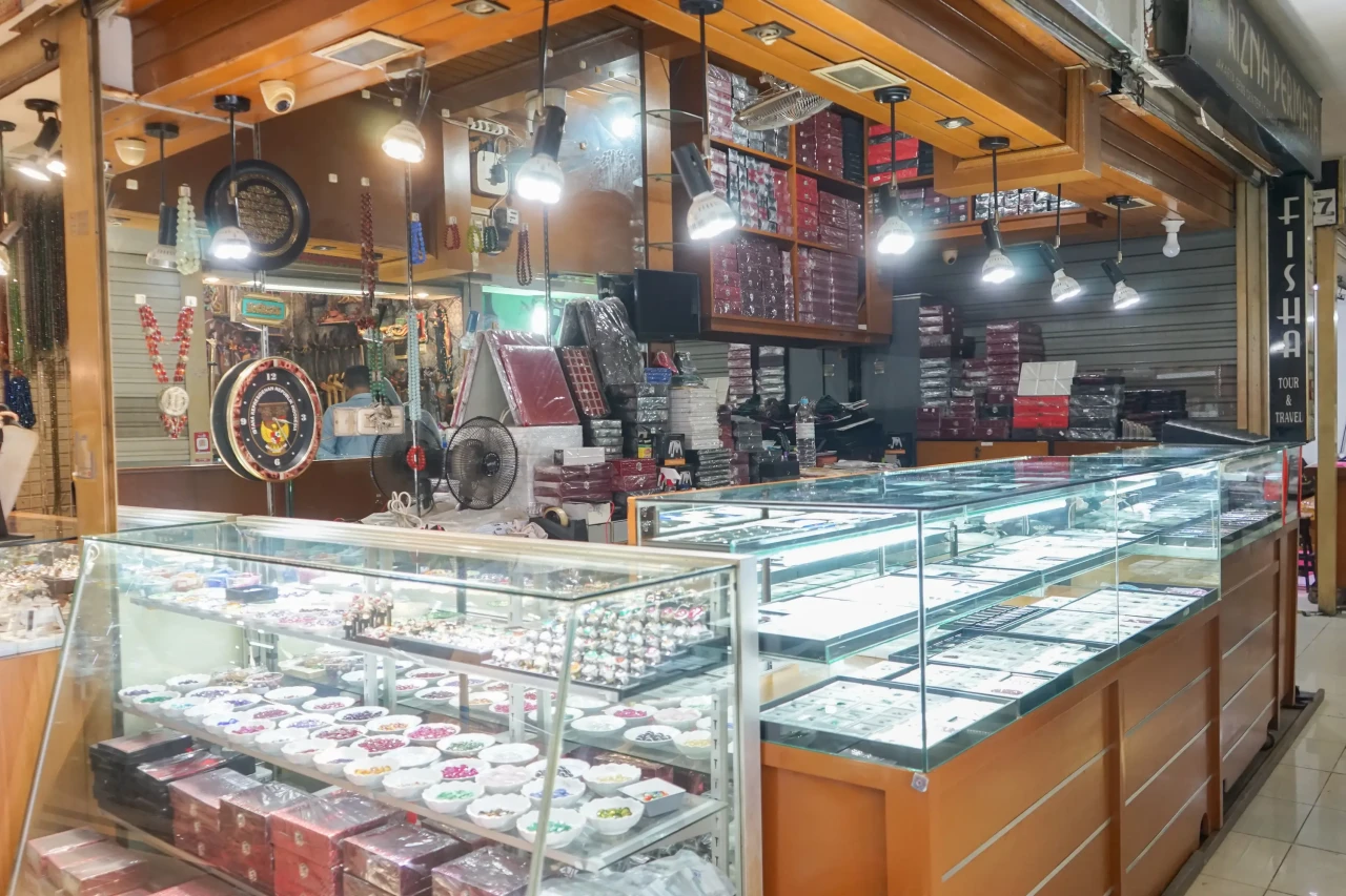 Jakarta Gems Center,...