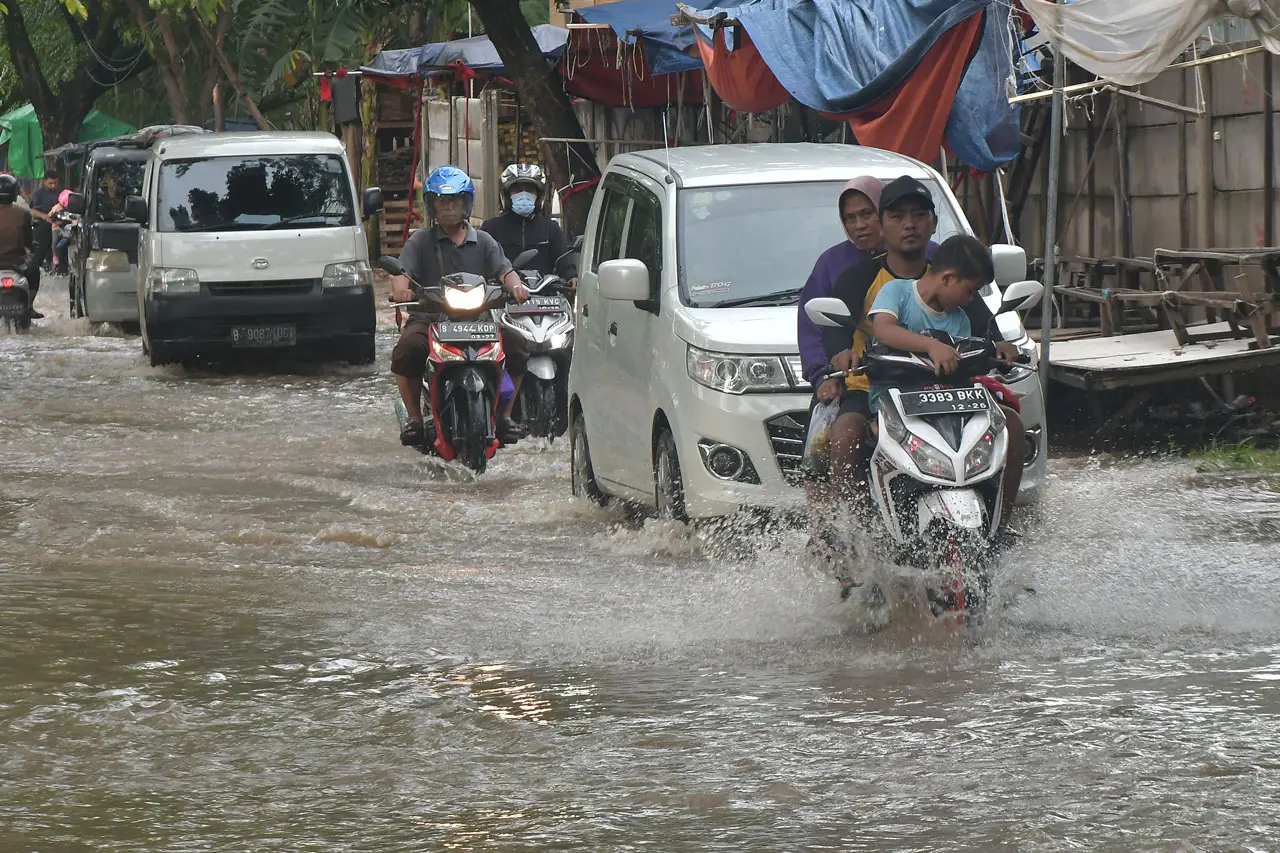 Banjir Akibat Luapan...