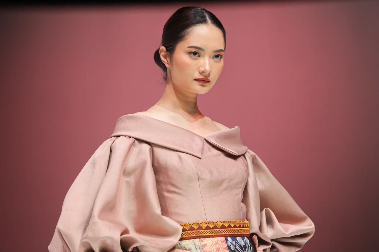 Desainer Filipina Mac...