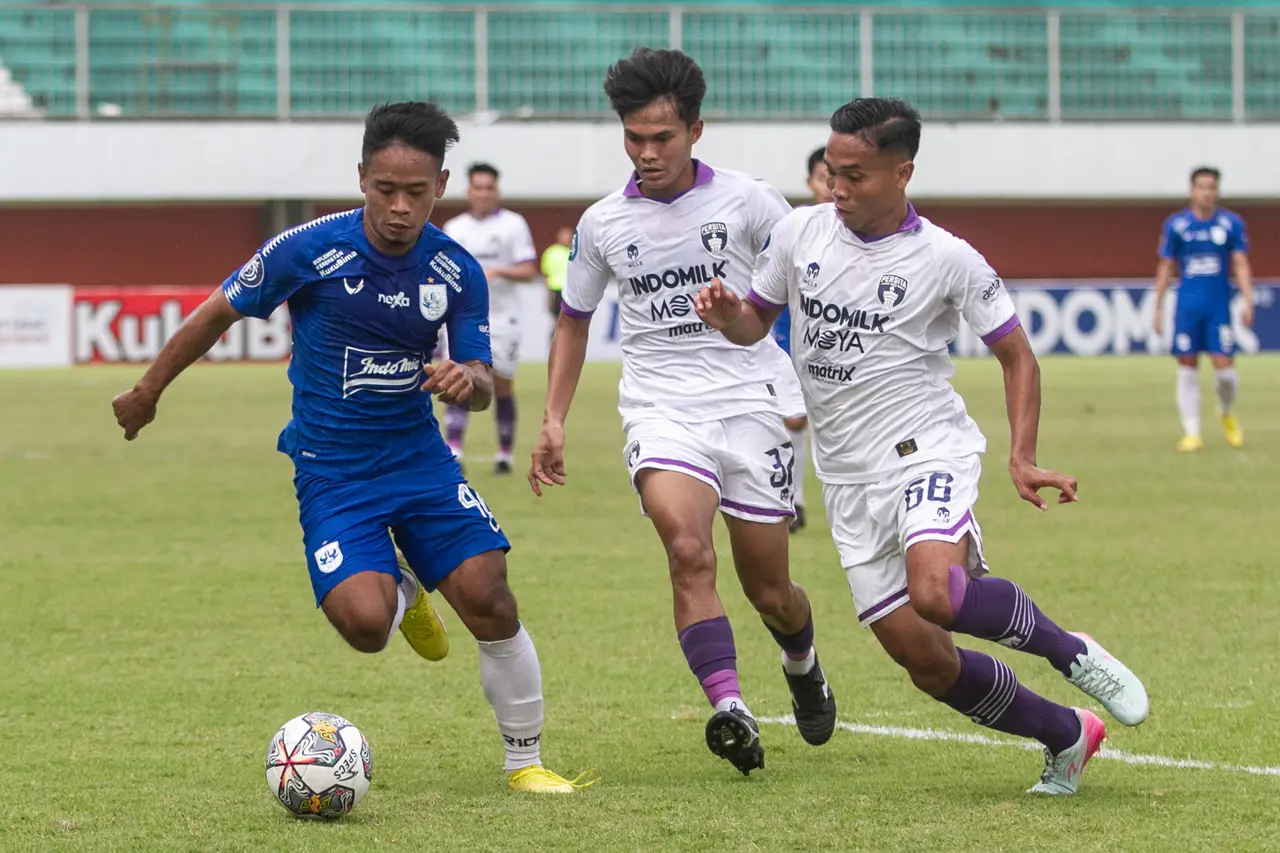 PSIS Semarang Tahan...