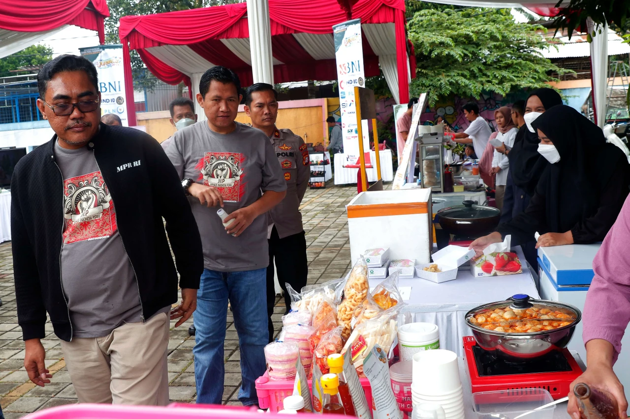 Sambut Hari Pers Nasional,...