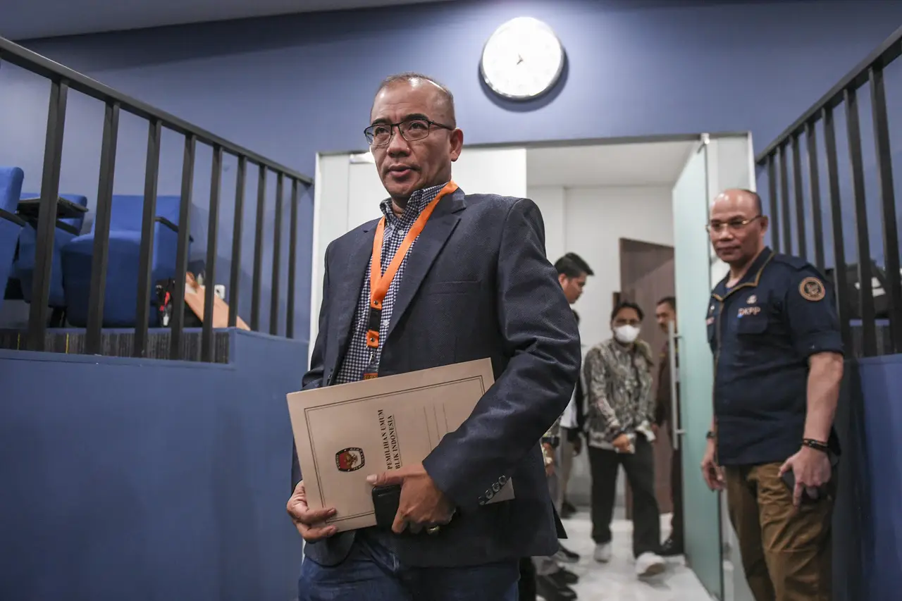 Ketua KPU Hasyim Asyari...
