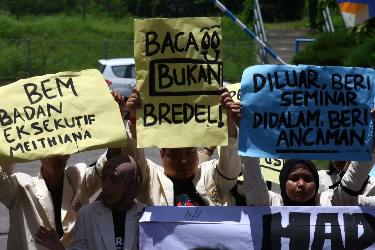 Mahasiswa Stikosa AWS...
