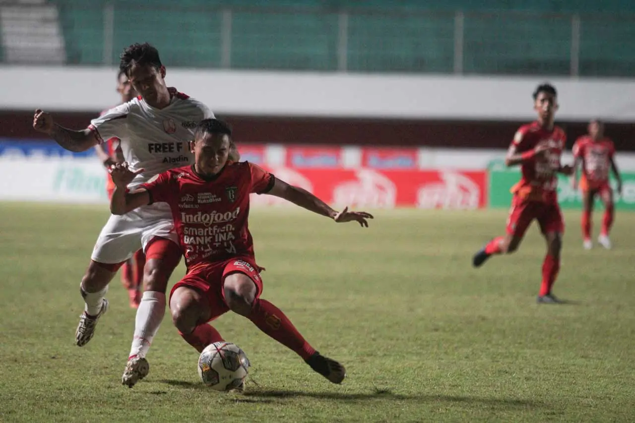 Bali United Kalahkan...