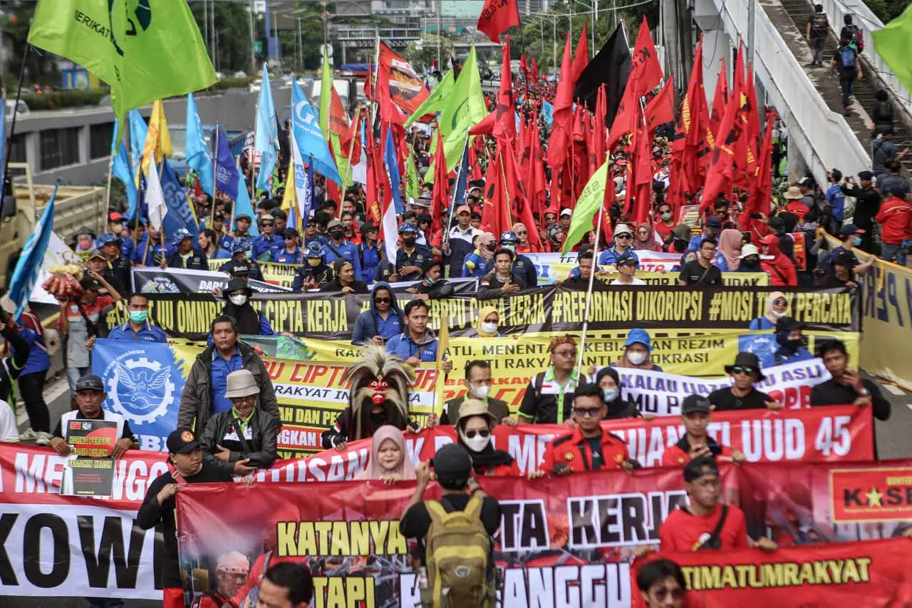 Aksi Tolak Perppu Cipta...