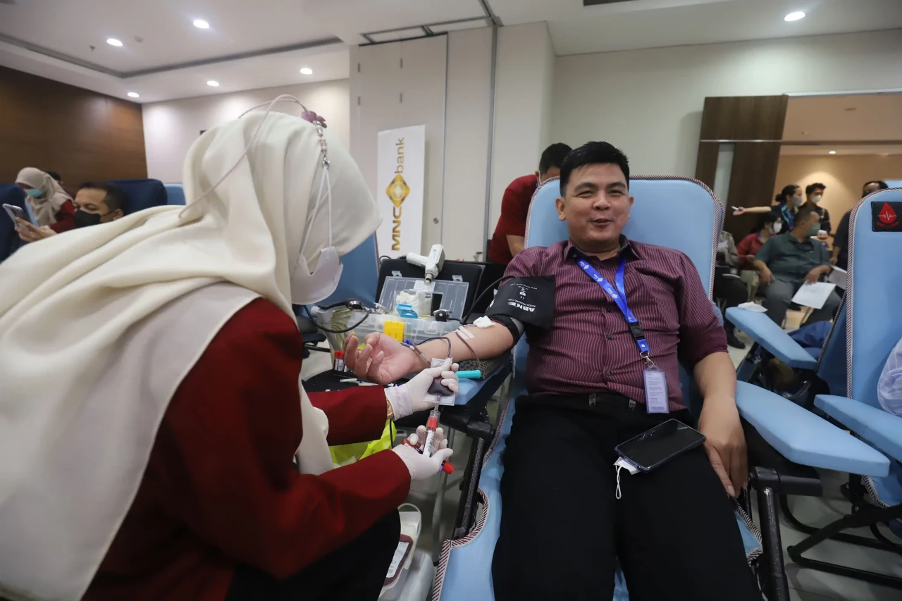 HT Tinjau Donor Darah...