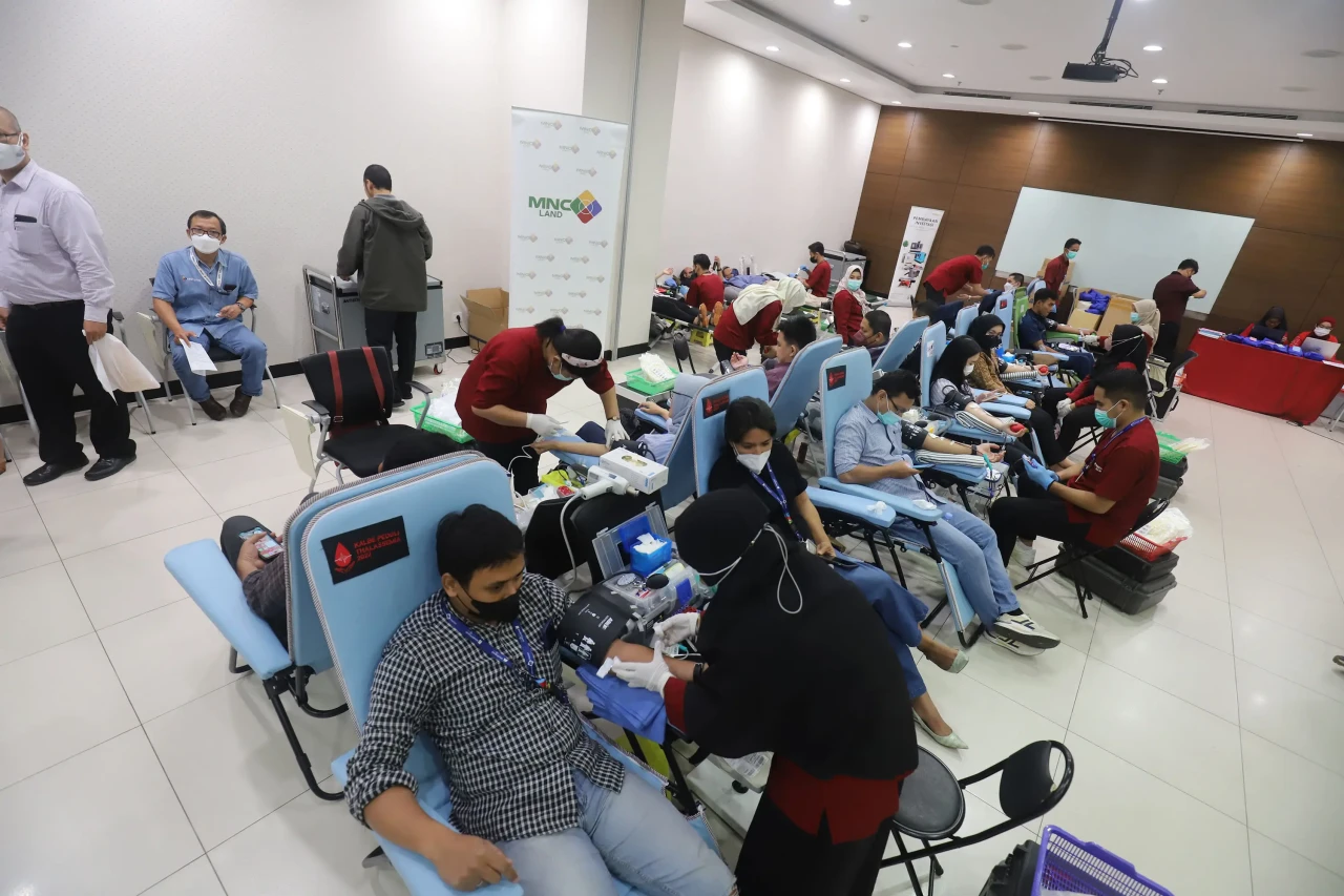 HT Tinjau Donor Darah...