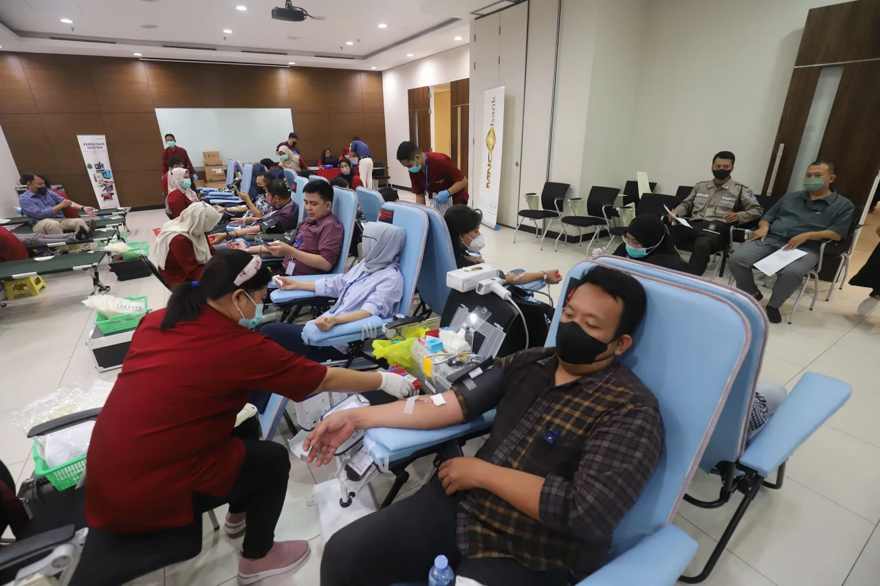HT Tinjau Donor Darah...