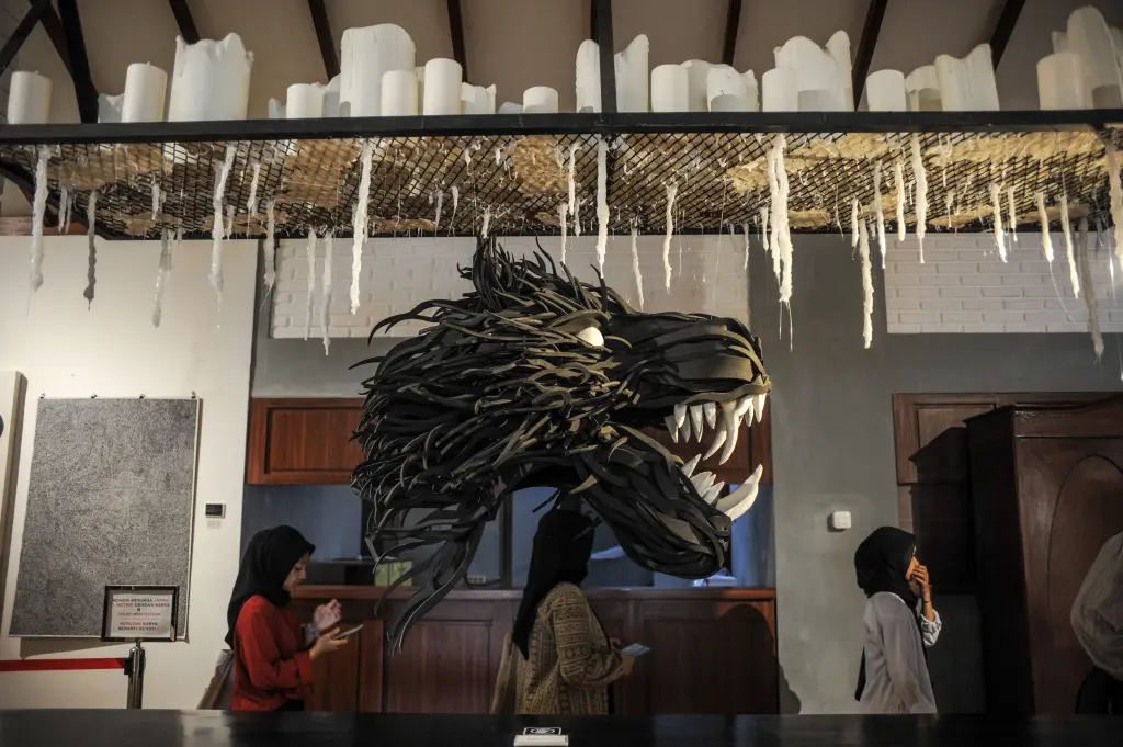 Mengunjungi Pameran...
