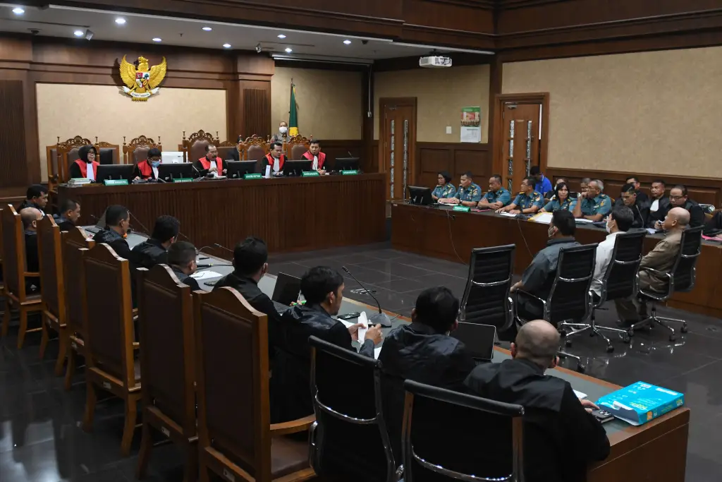 Sidang Perdana Kasus...