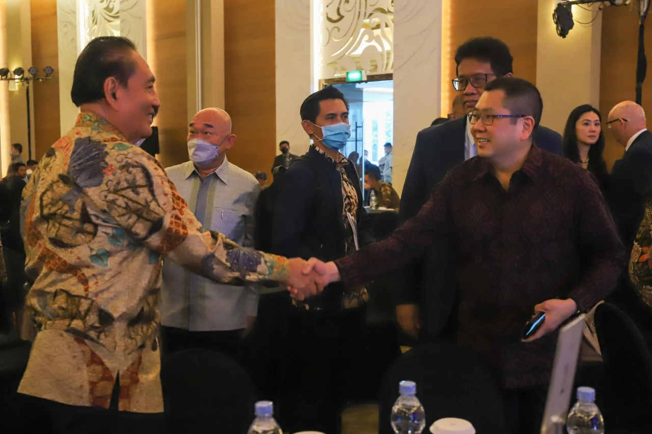 Hary Tanoesoedibjo Hadiri...