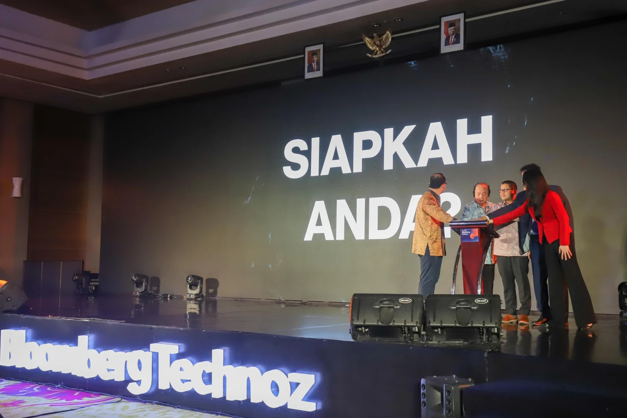 Hary Tanoesoedibjo Hadiri...