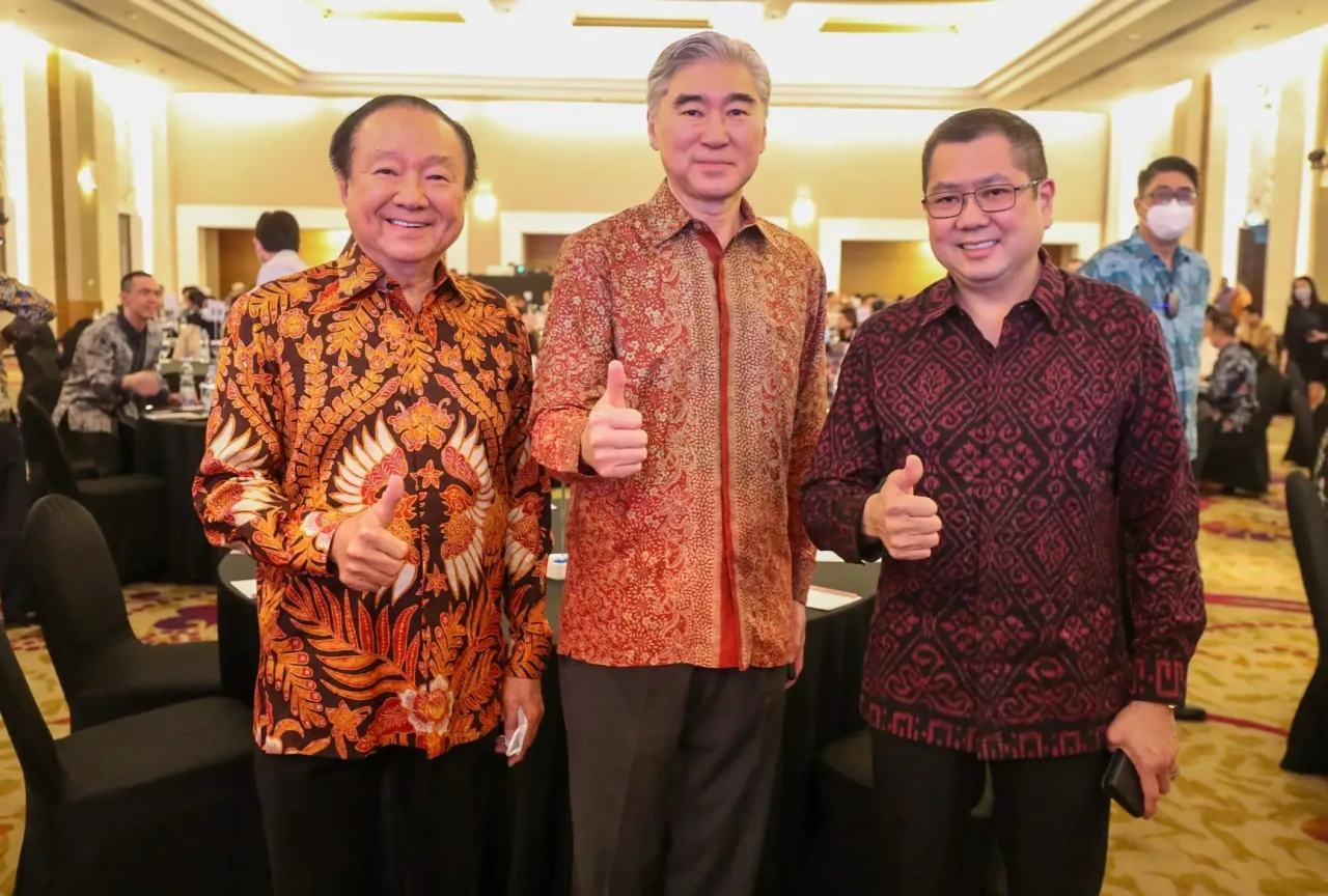 Hary Tanoesoedibjo Hadiri...
