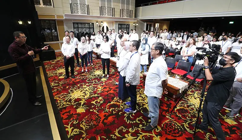 Hary Tanoesoedibjo Beri...