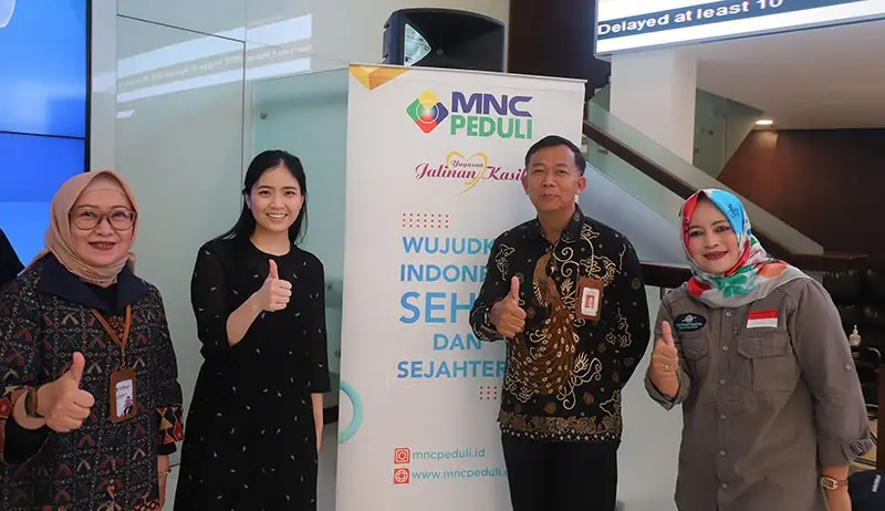 MNC Peduli Serahkan...