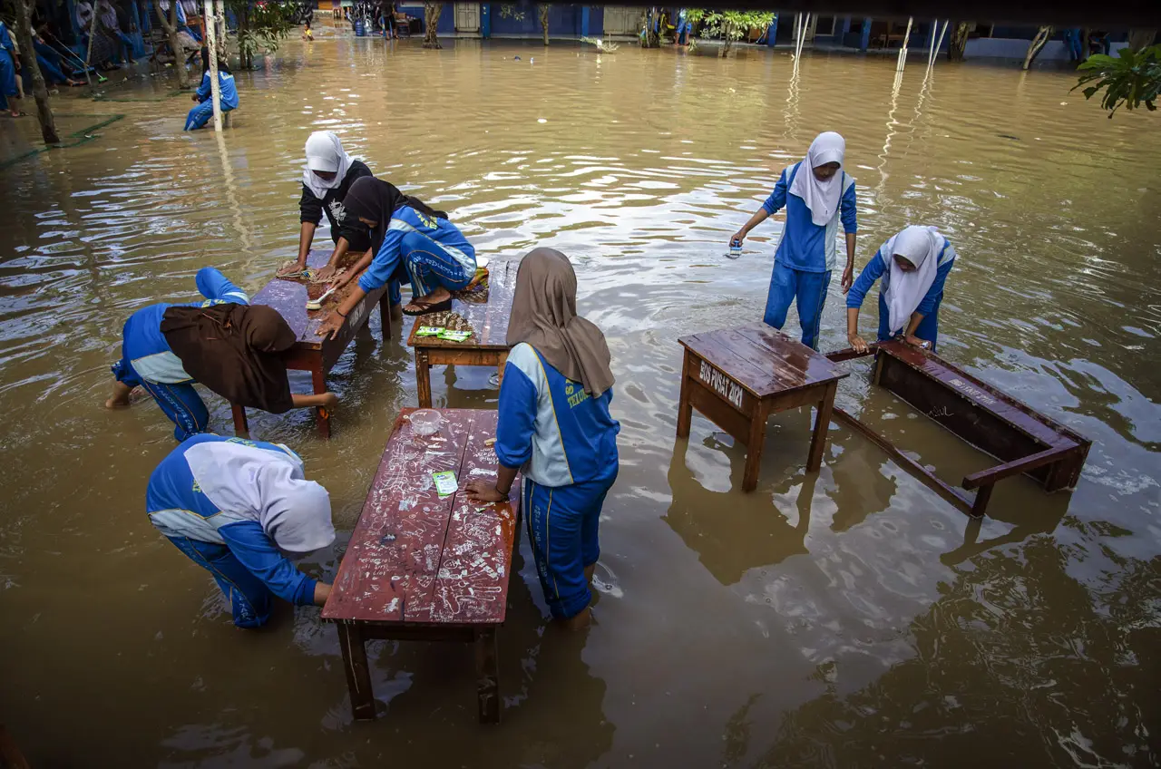Sekolah Terdampak Banjir...