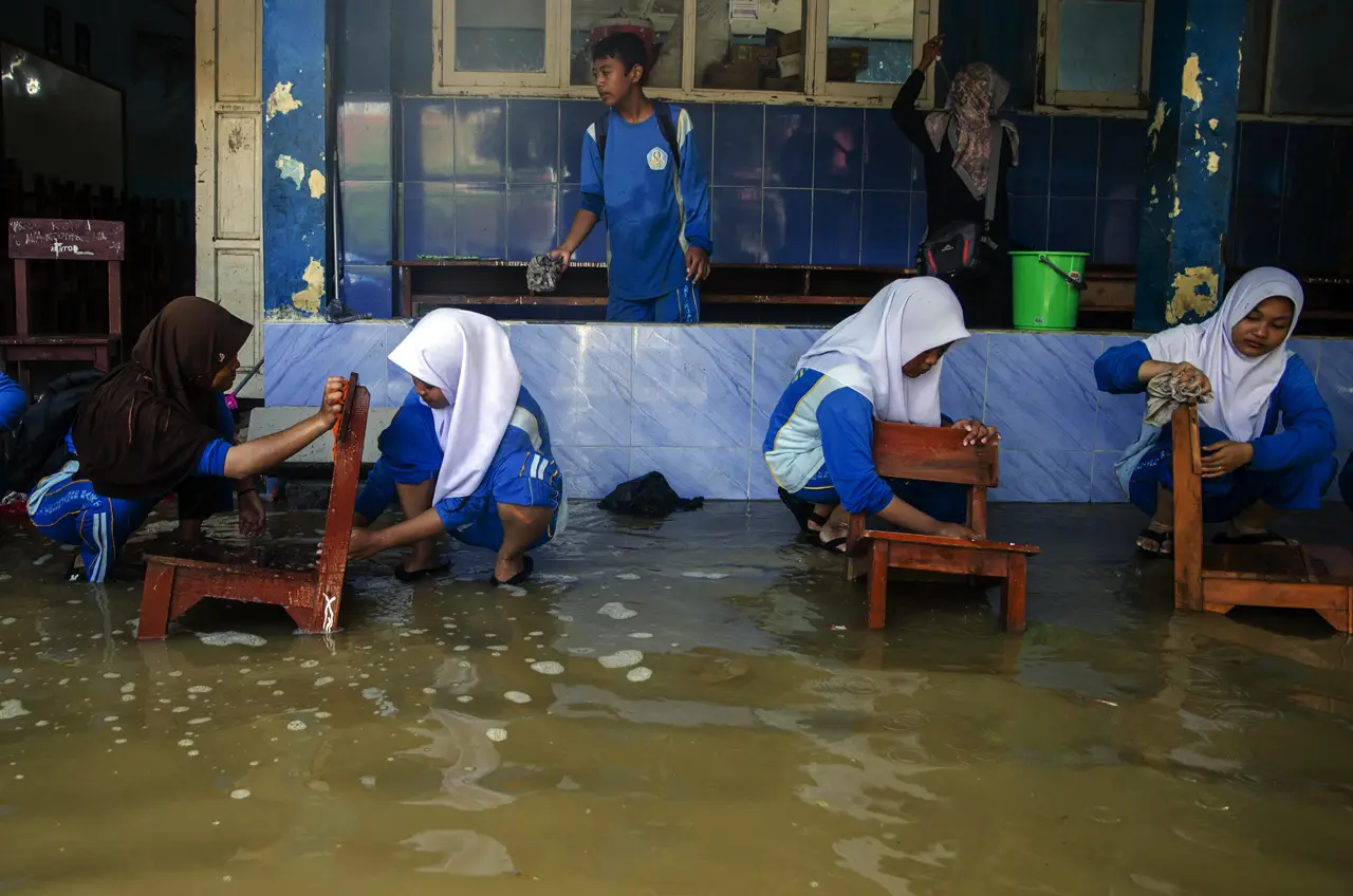 Sekolah Terdampak Banjir...