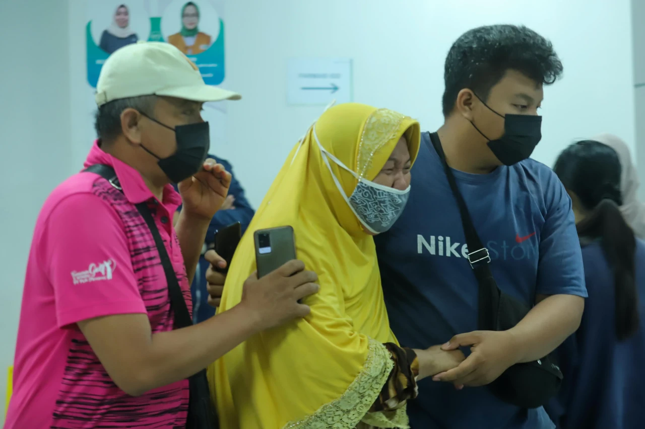 Tangis Histeris Keluarga...