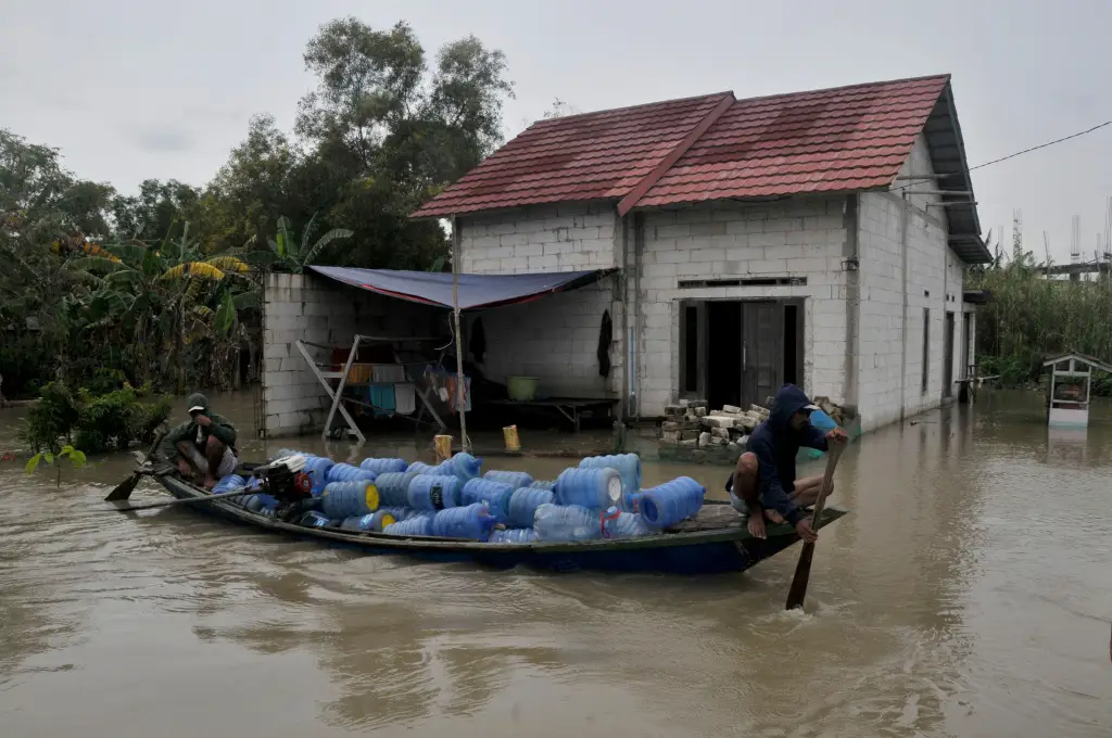 Banjir Parah Rendam...