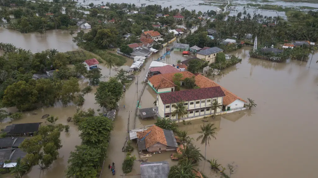 Banjir Parah Rendam...