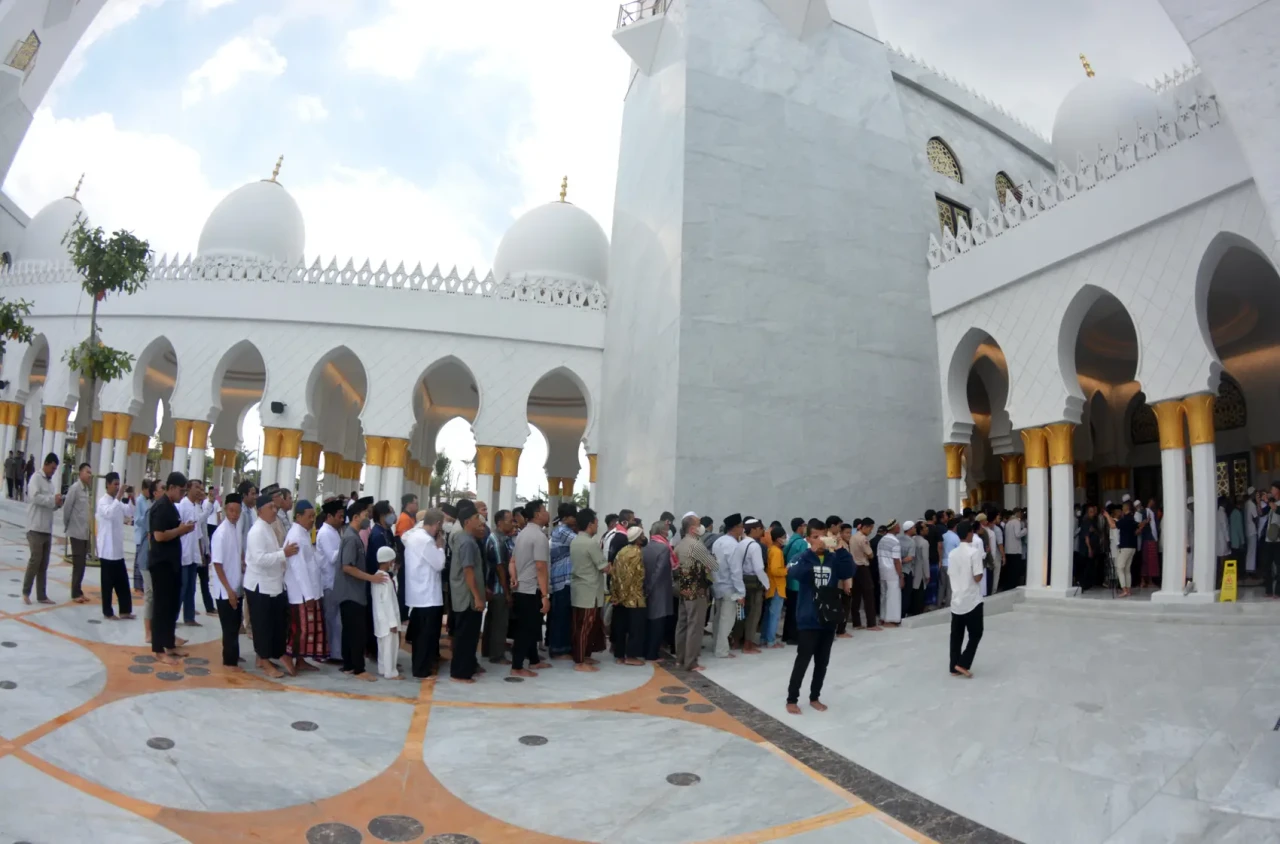 Salat Jumat Perdana...