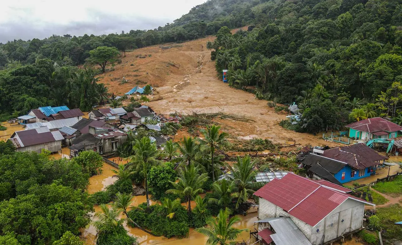 Foto-foto Bencana Tanah...