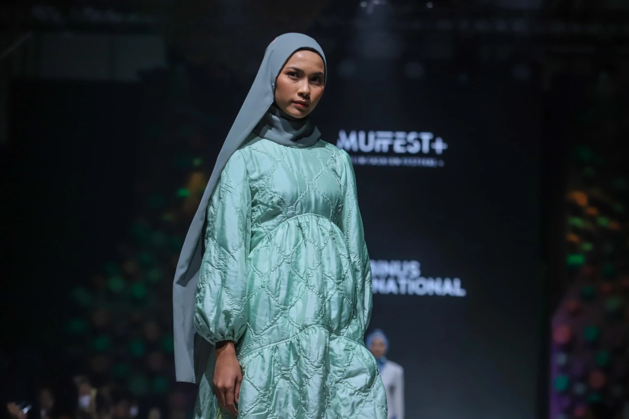 Potret Busana Muslim...
