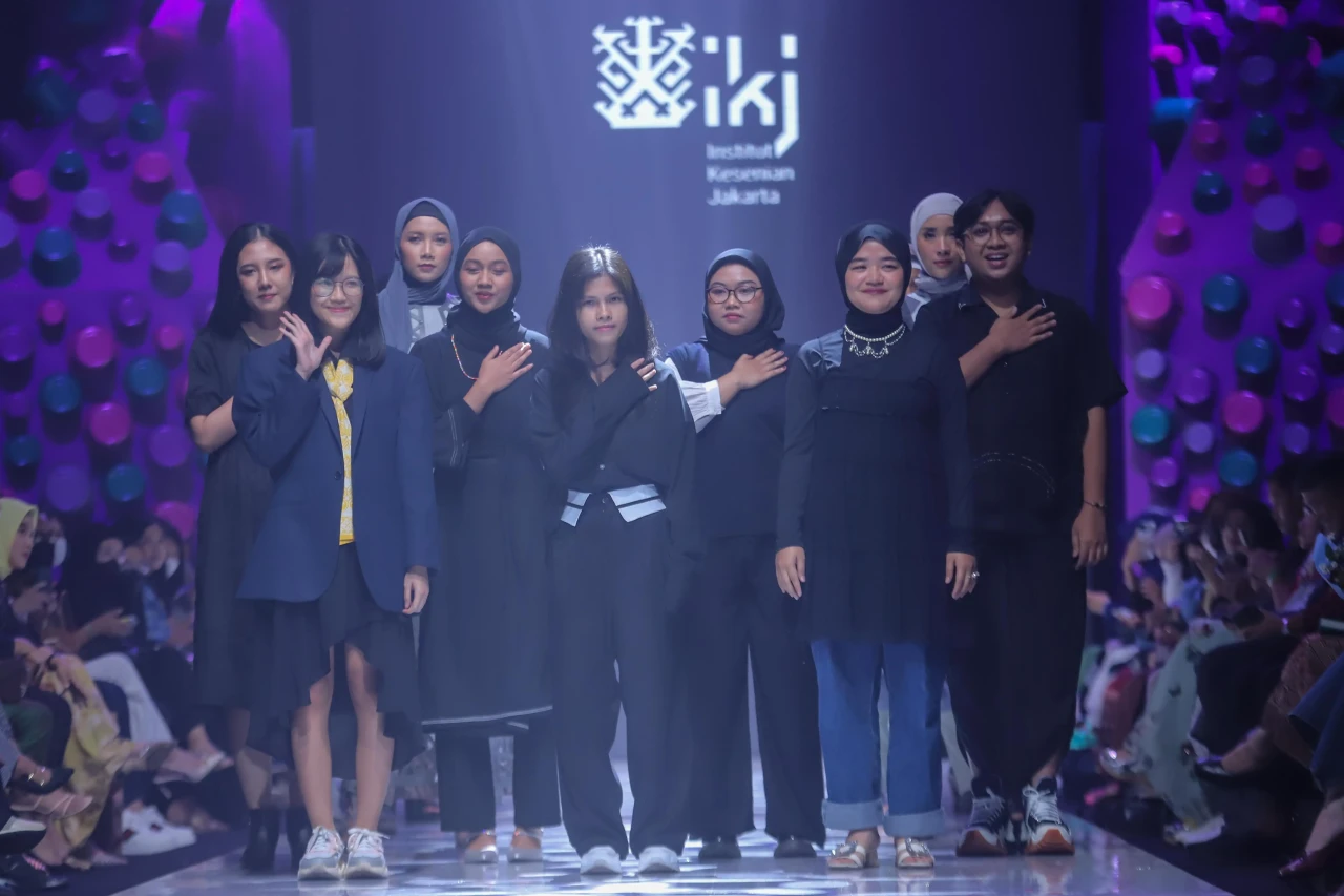 7 Koleksi Busana Muslim...