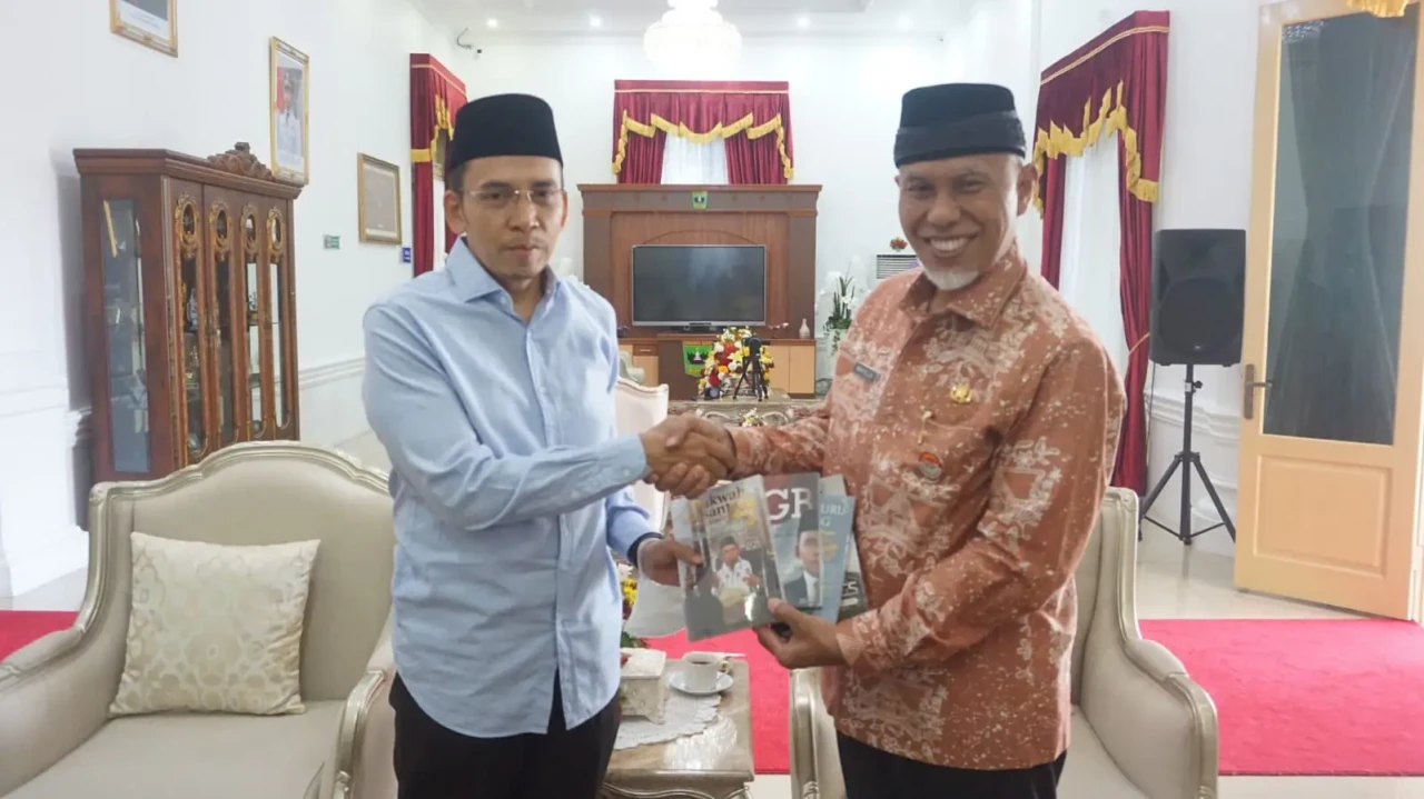Kunjungi Sumbar, TGB...