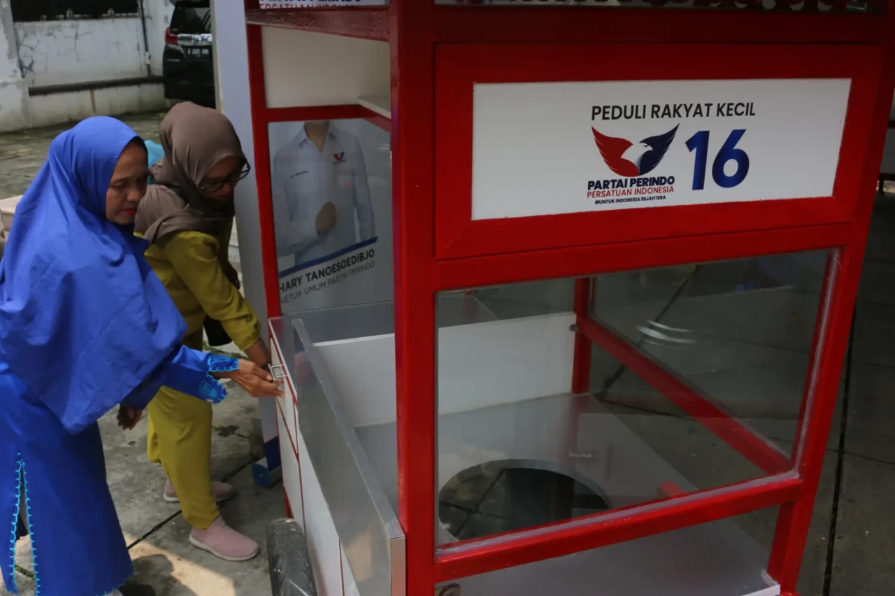 TGB Serahkan Bantuan...