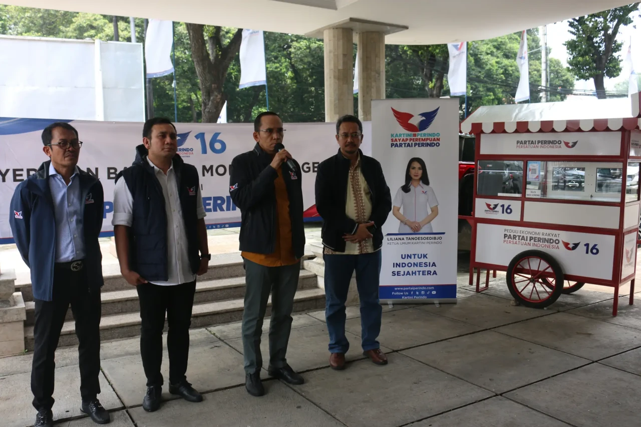 TGB Serahkan Bantuan...