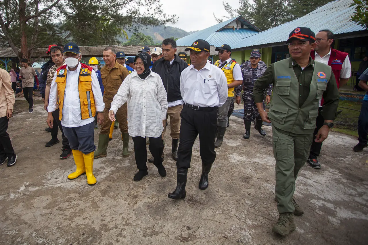 Tiga Menteri Kunjungi...