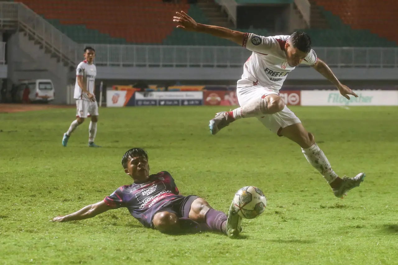 Persis Solo Kalahkan...
