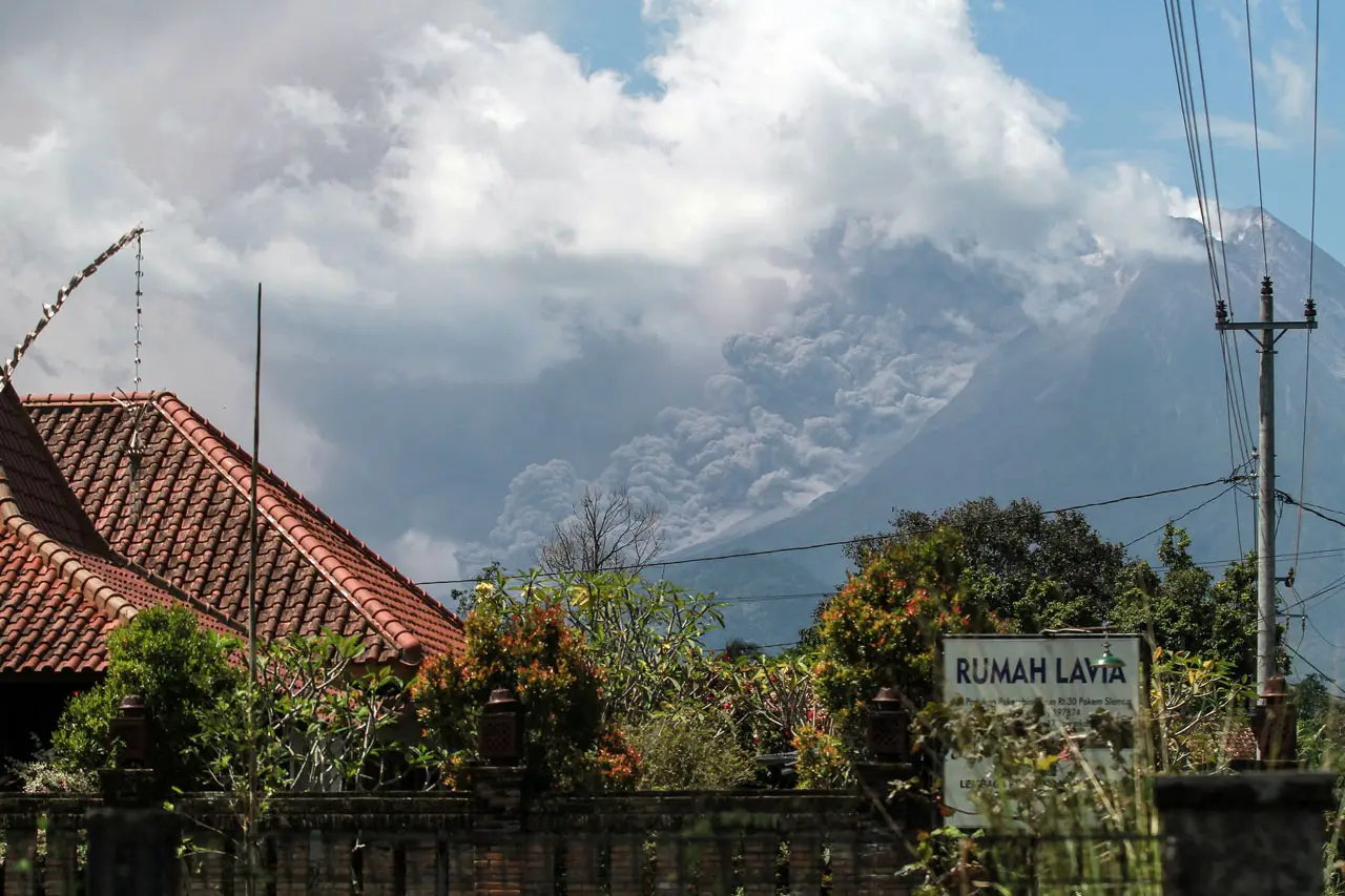 Erupsi Gunung Merapi...