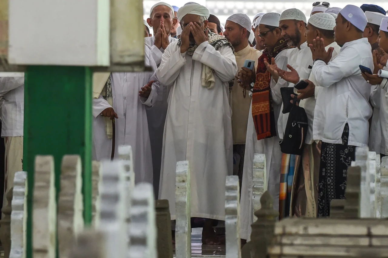 Potret Puncak Ziarah...