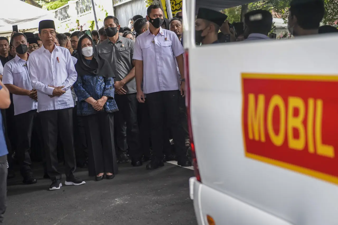Istri Kepala Staf Presiden...