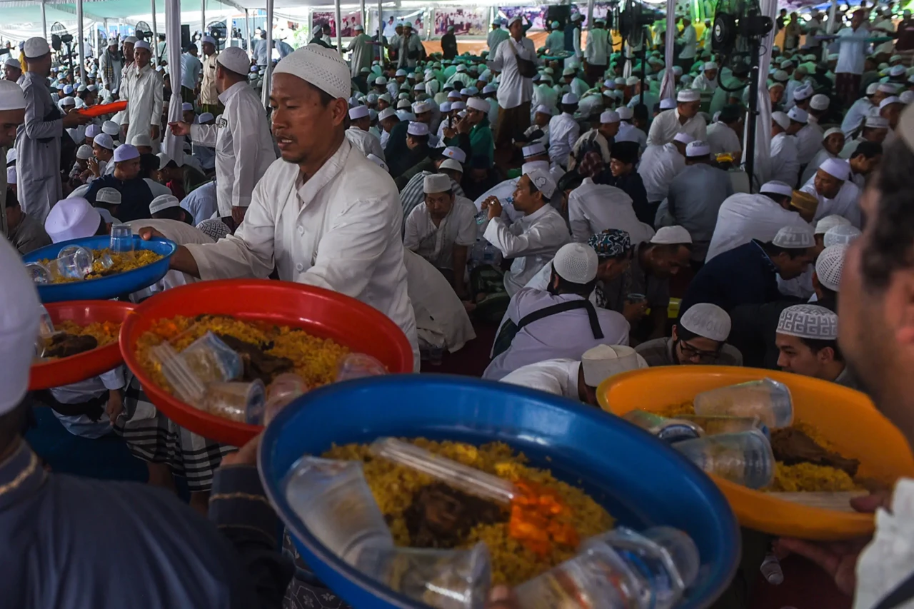 Menyantap Nasi Minyak...
