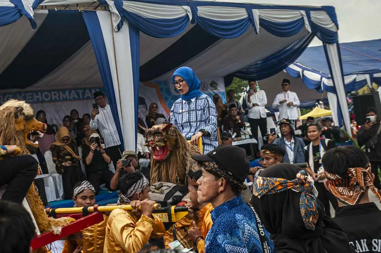 Kemeriahan Pawai MTQ...