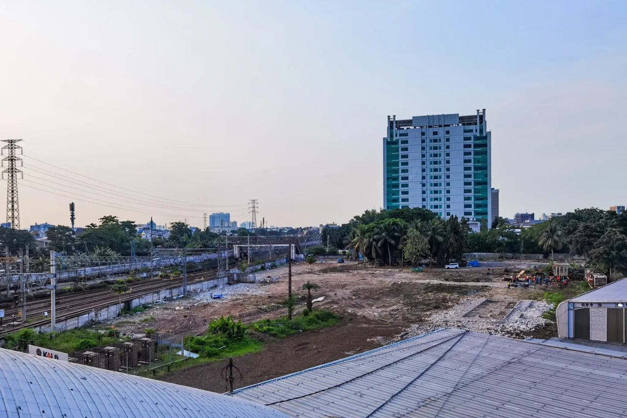 Stasiun Tanah Abang...