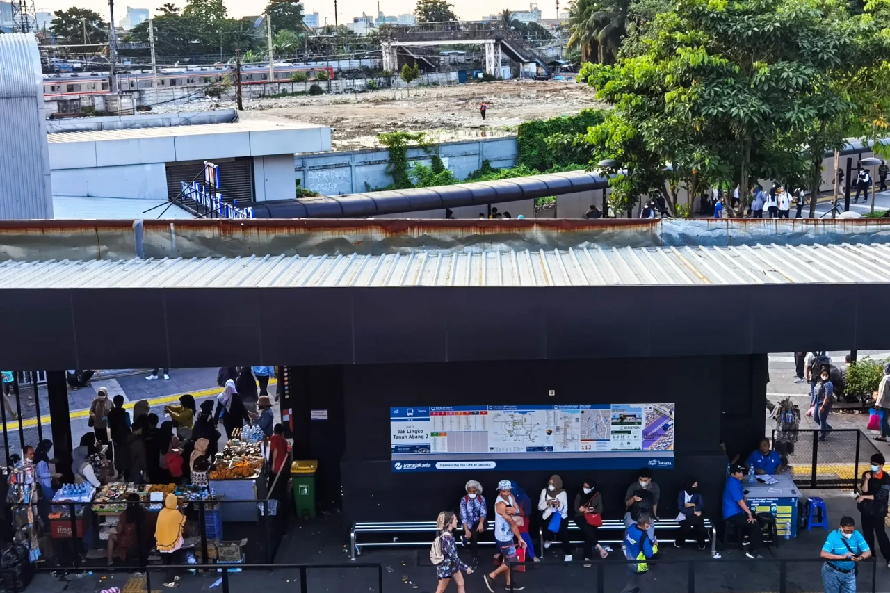 Stasiun Tanah Abang...