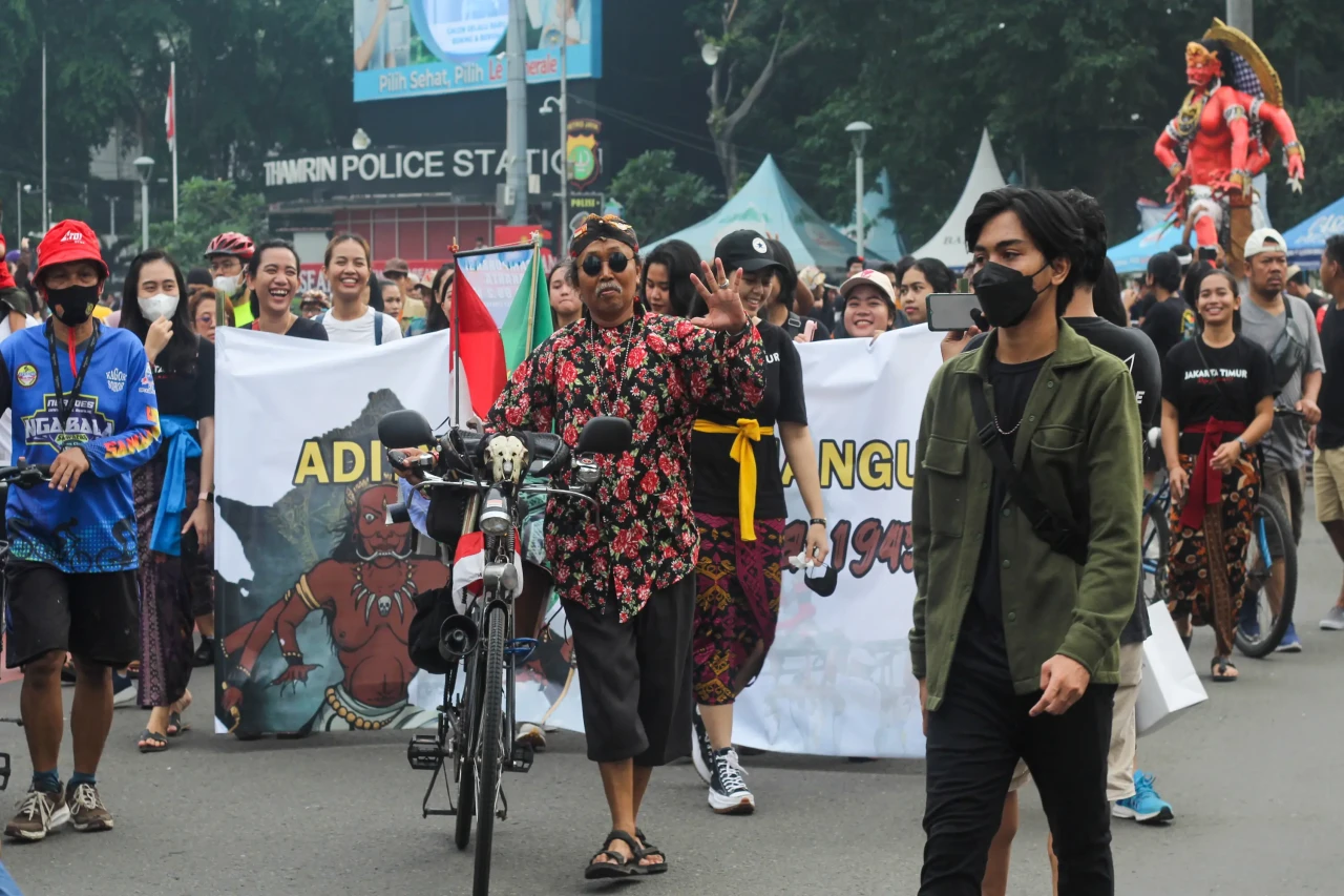 Pawai Ogoh-Ogoh Sambut...