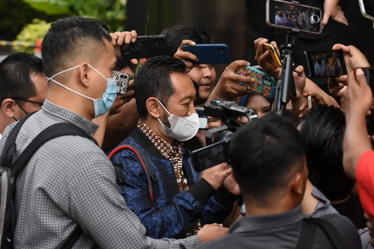 Giliran Kepala Bea dan...