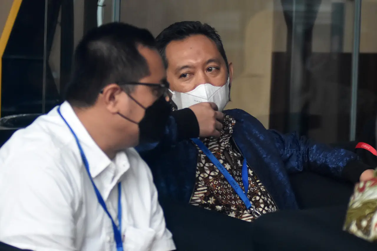 Giliran Kepala Bea dan...