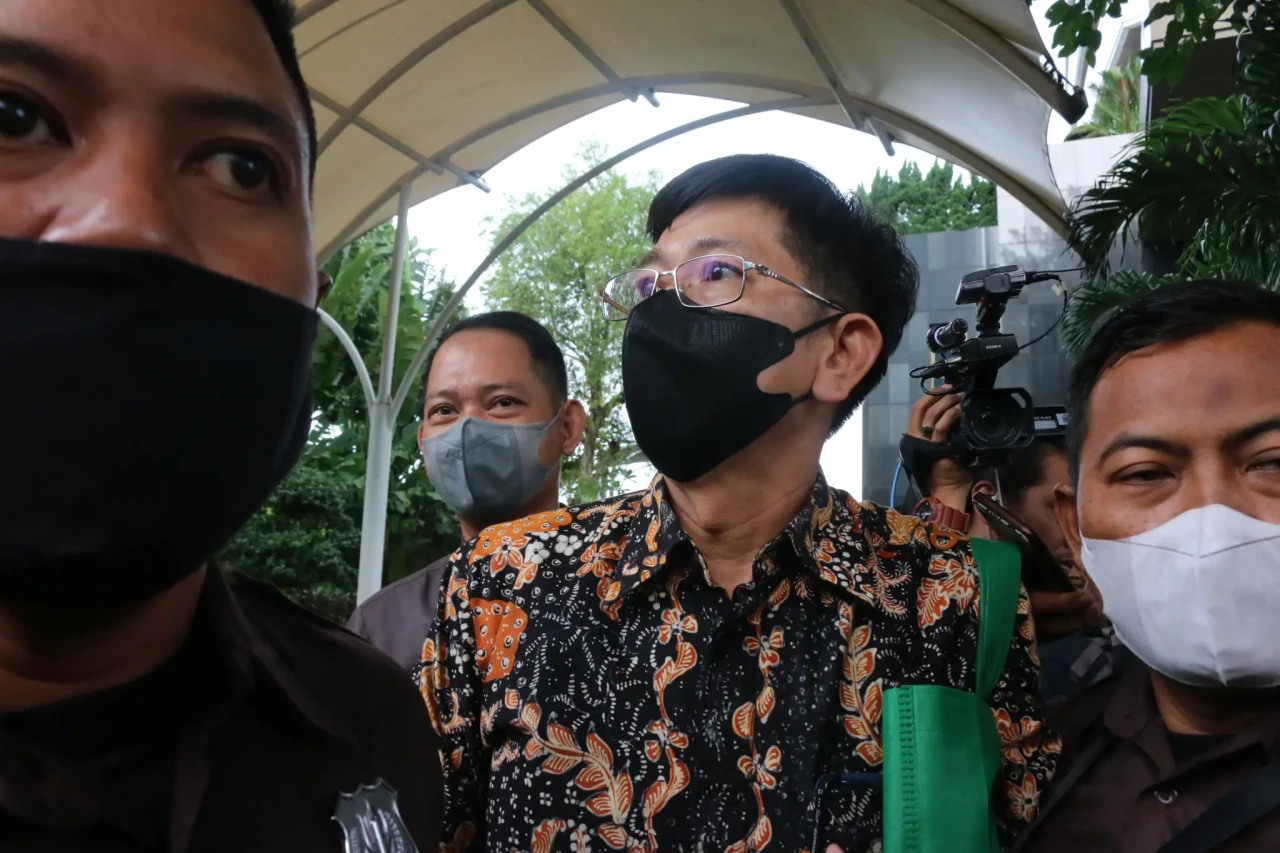 KPK Periksa Kepala Kantor...