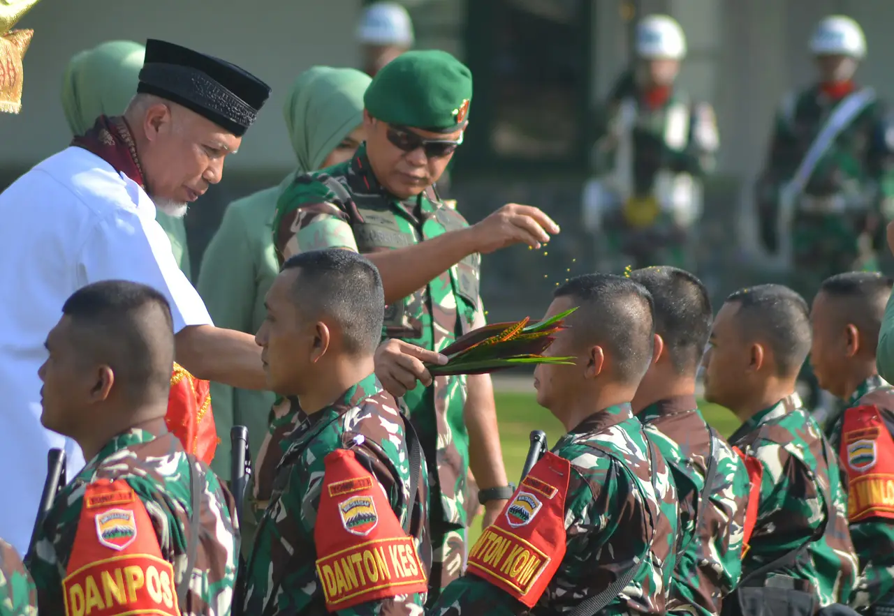 Pemberangkatan 400 Satgas...