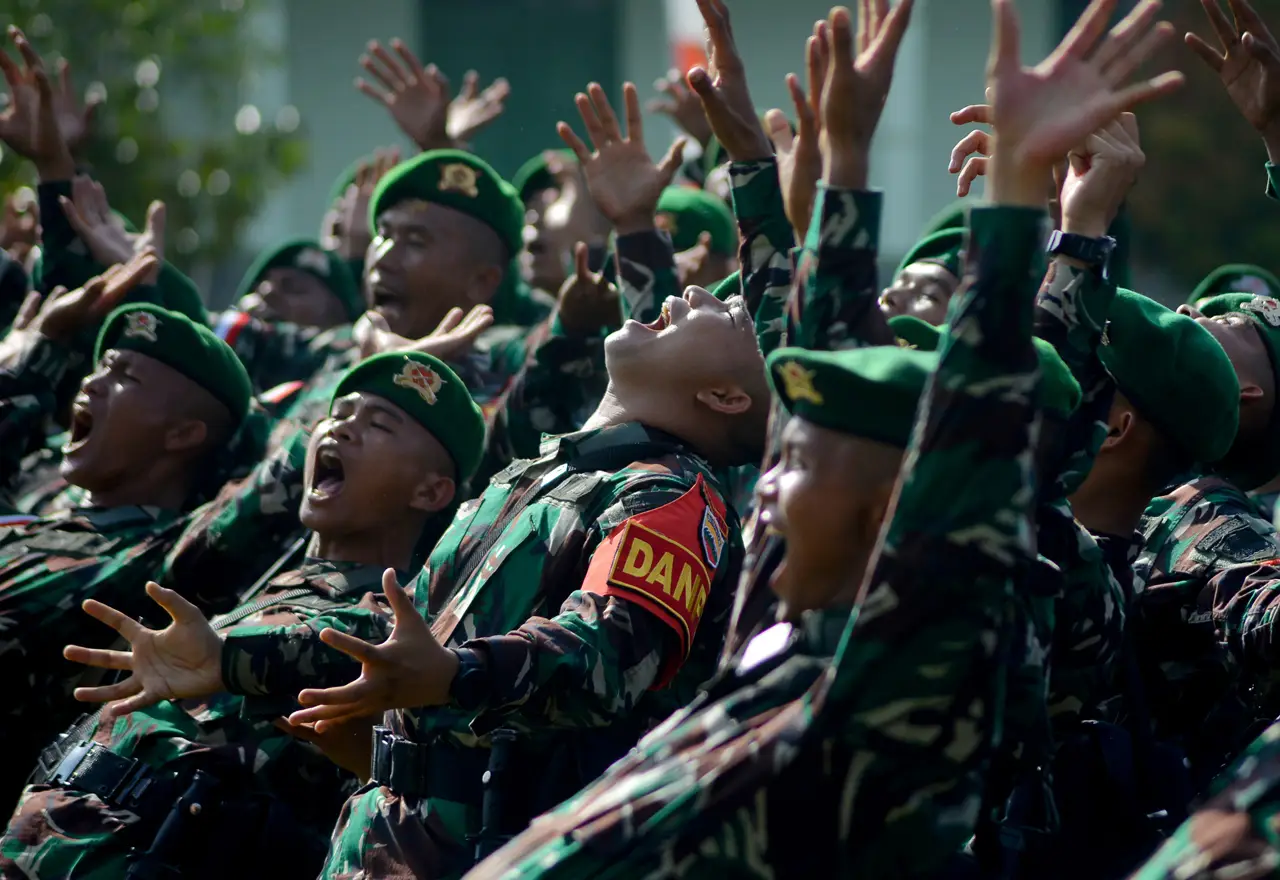 Pemberangkatan 400 Satgas...